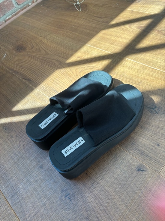 Steve Madden Shoes - Steve Madden Black Platform Slide Mules